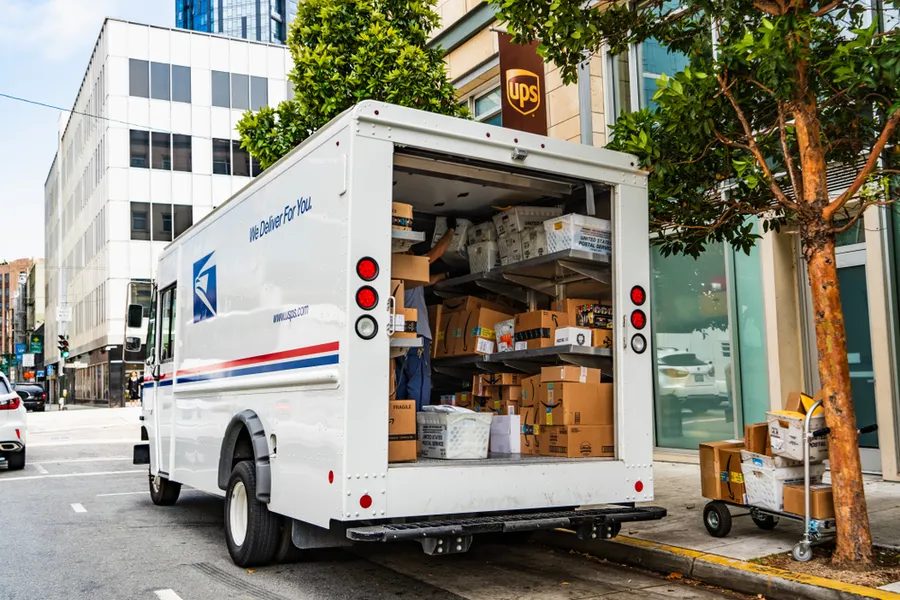 How Long Does Chicago Customs Take USPS?